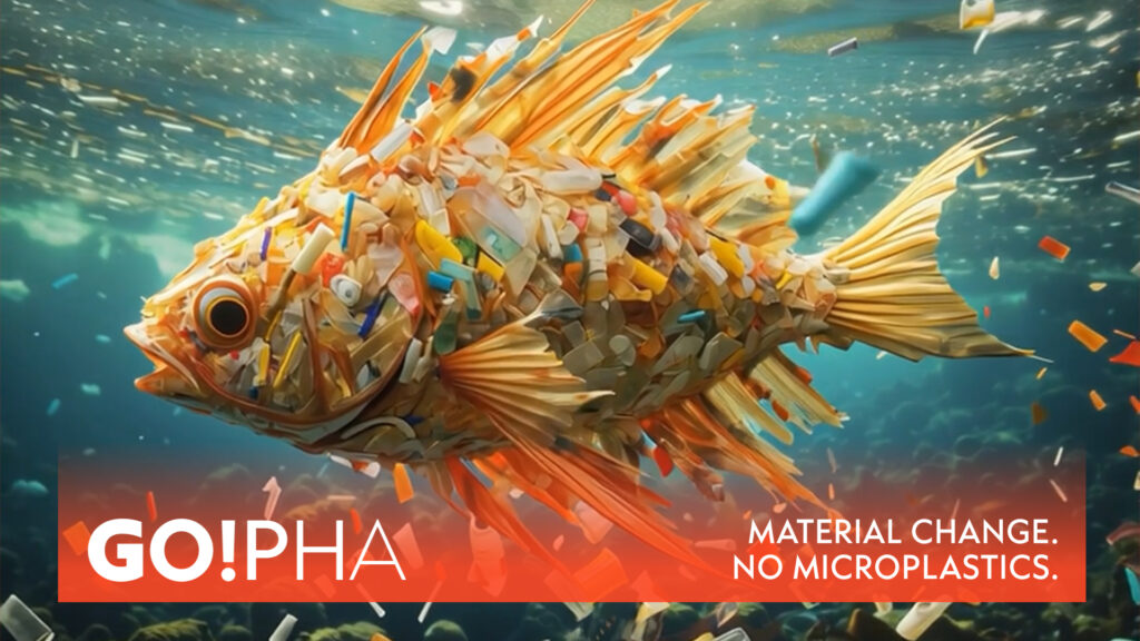 Fisch aus Plastikstückchen, im Vordergrund steht GO!PHA, Material Change. No Microplastics.